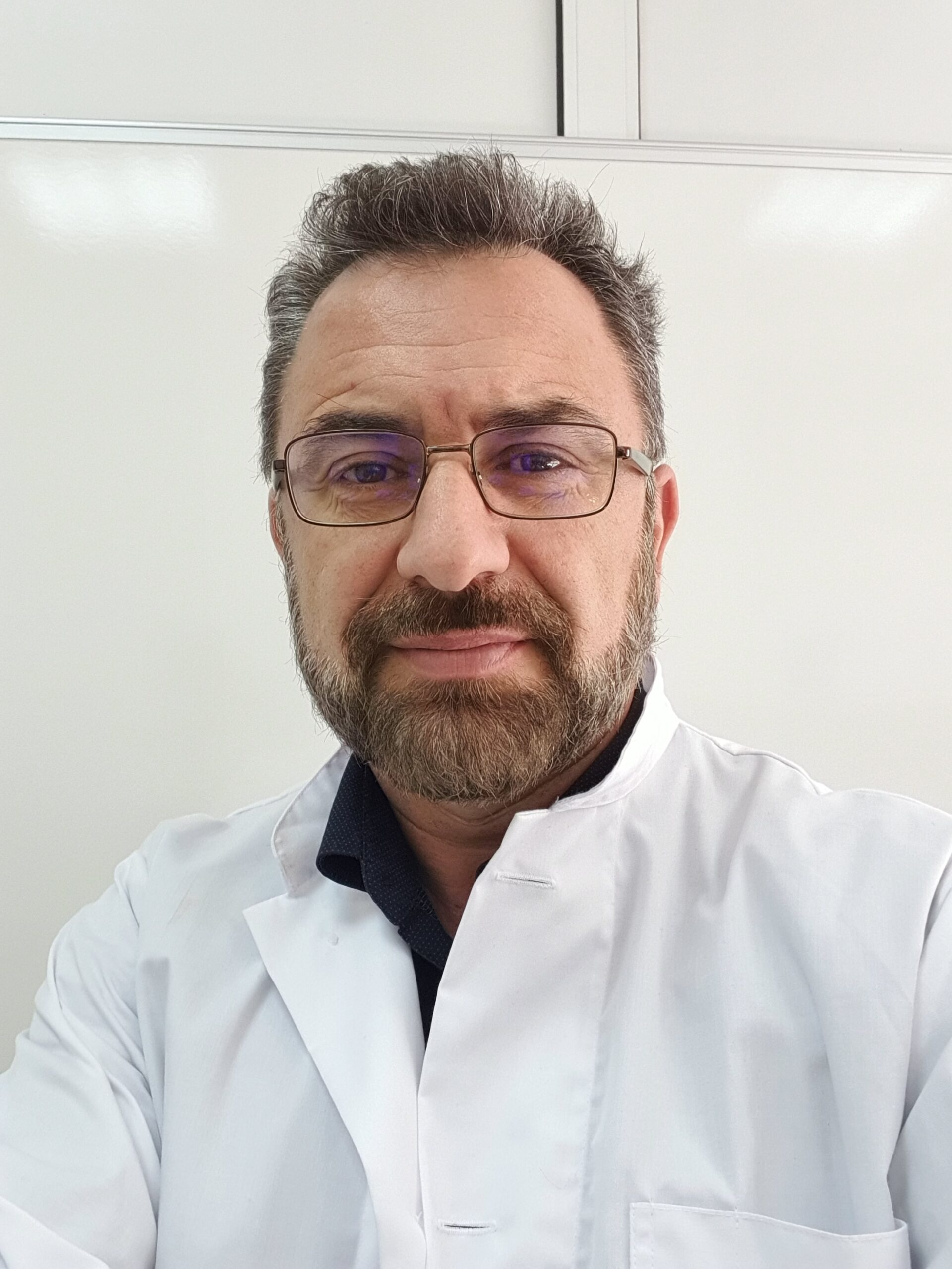 Ο κ. Νικόλαος Σπανάκης, Αναπληρωτής Καθηγητής του Πανεπιστημίου Αθηνών και Υπεύθυνος του Εργαστηρίου Μοριακής Βιολογίας του Ομίλου HHG